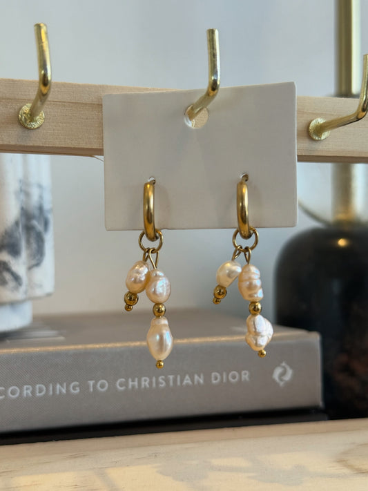 Pearls earrings